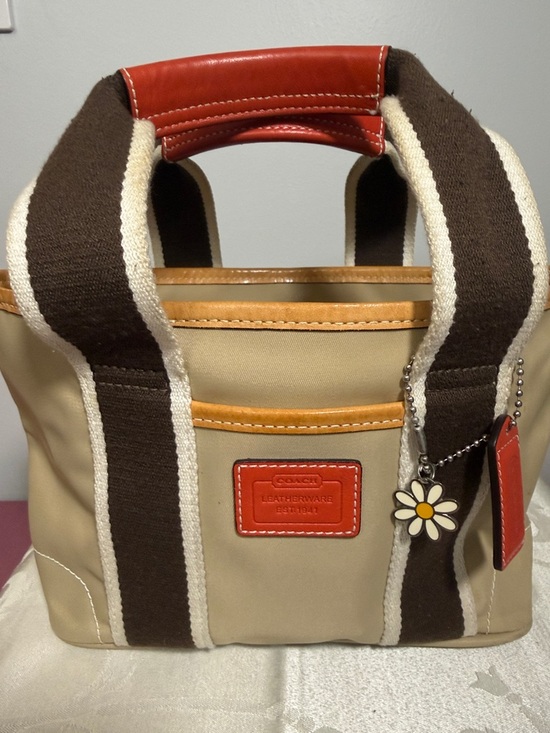Coach Handbags - Coach Hamptons Mini Weekend Tote Bag Style 6260 Y2K Vintage with Daisy Charm